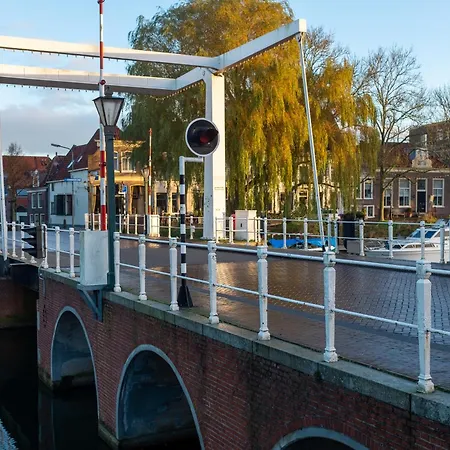 Port Cleve Отель Энкхейзен