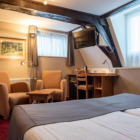 Port Cleve Hotel