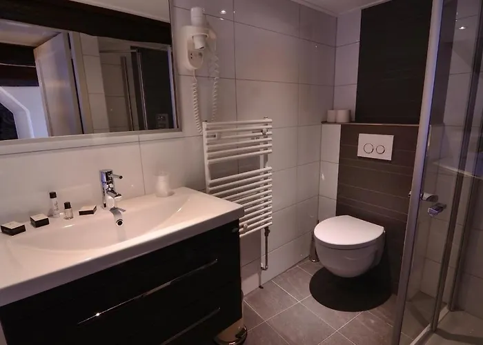 Port Cleve 3* Энкхейзен