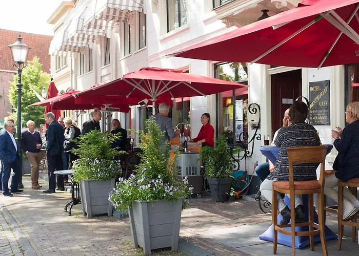 Отель Port Cleve 3*