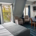 Port Cleve Szálloda 3*